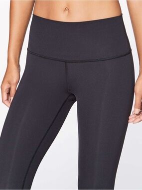 Lululemon Wunder Under Hi-Rise 7/8 Tight size 4